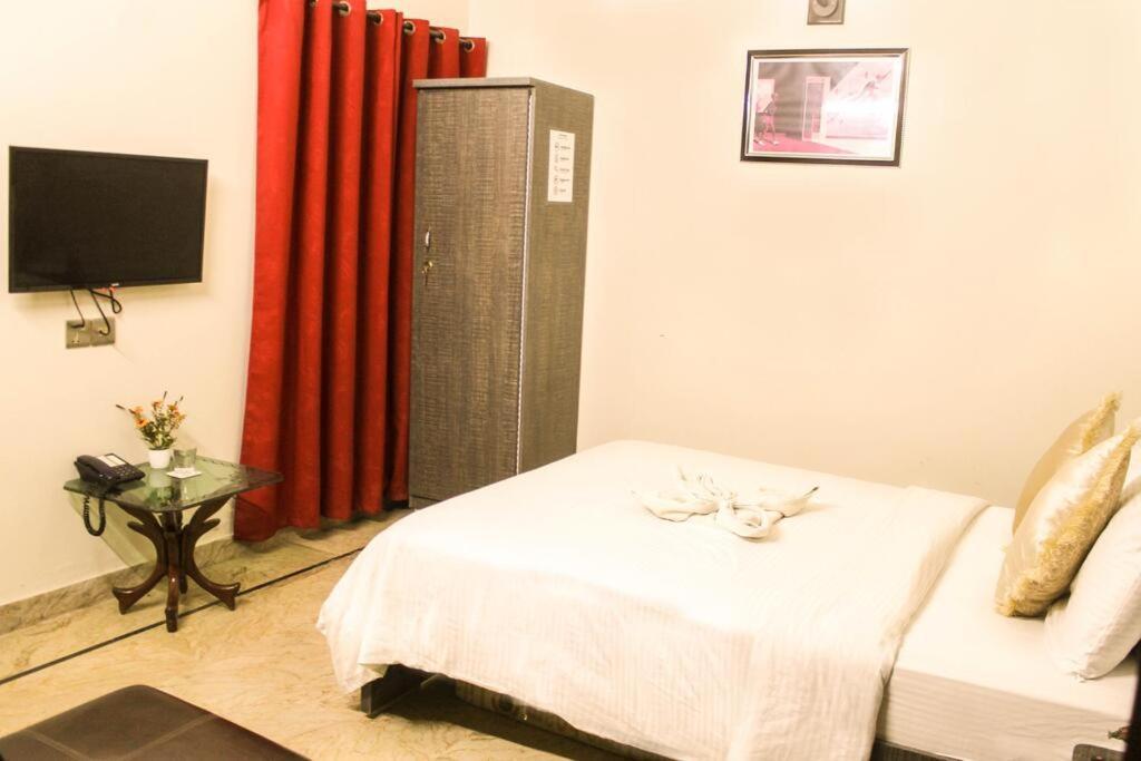 Luxury Living Rooms Near Agha Khan, Millennium, Nueplex Karachi Eksteriør bilde