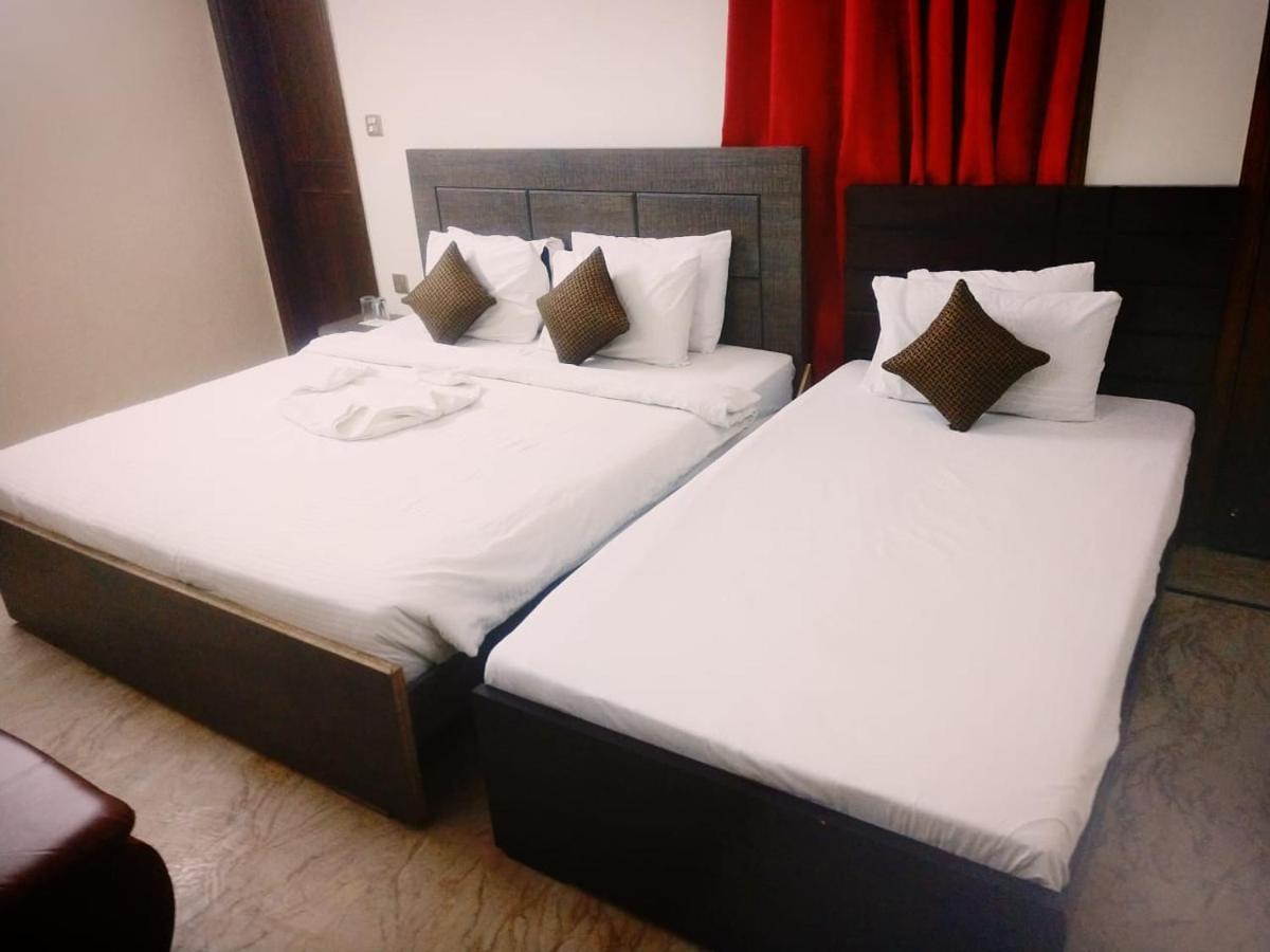 Luxury Living Rooms Near Agha Khan, Millennium, Nueplex Karachi Eksteriør bilde