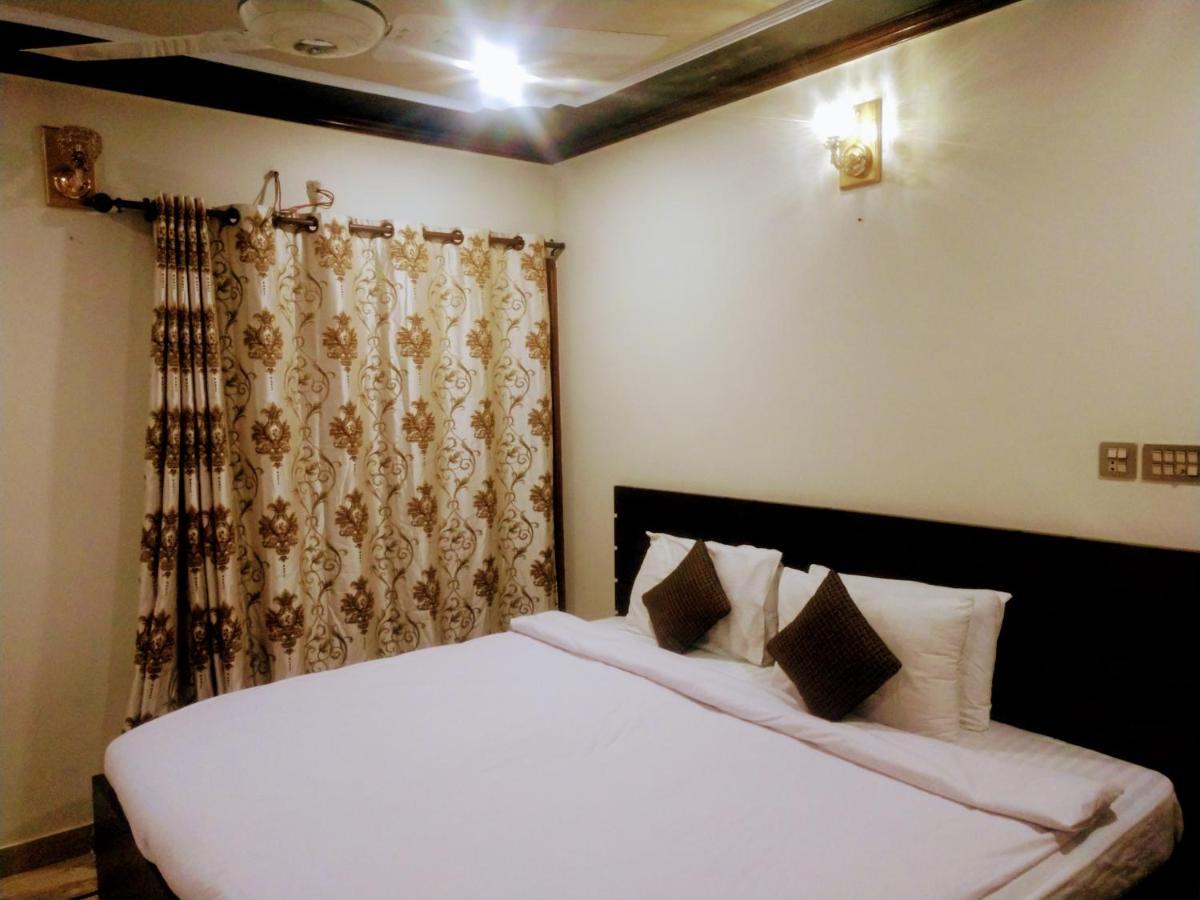 Luxury Living Rooms Near Agha Khan, Millennium, Nueplex Karachi Eksteriør bilde