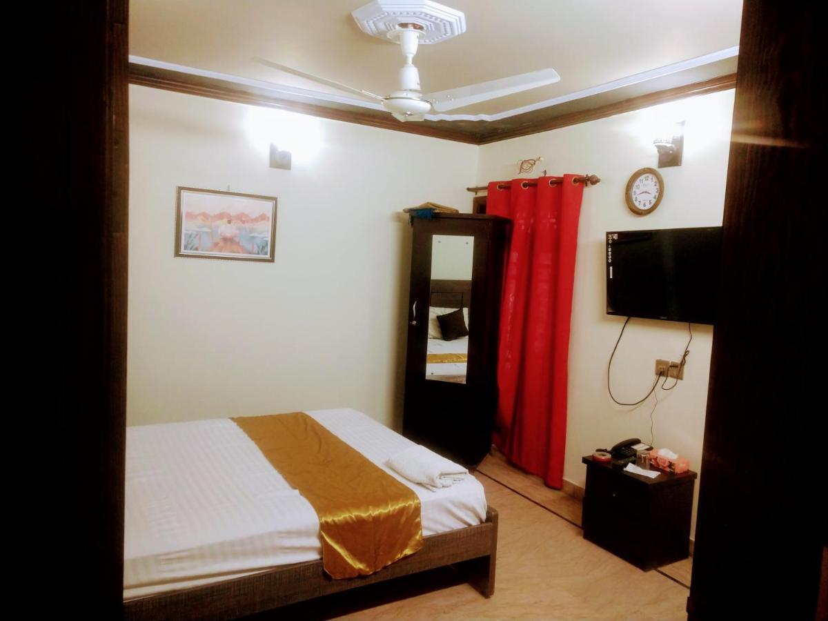 Luxury Living Rooms Near Agha Khan, Millennium, Nueplex Karachi Eksteriør bilde