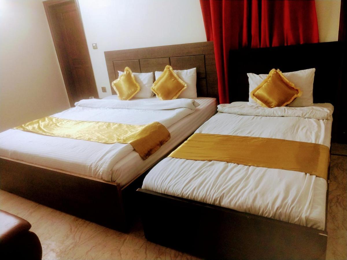 Luxury Living Rooms Near Agha Khan, Millennium, Nueplex Karachi Eksteriør bilde