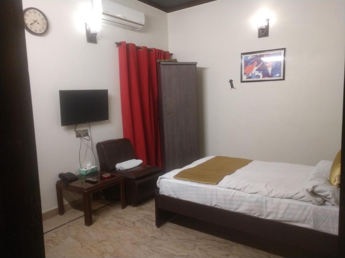 Luxury Living Rooms Near Agha Khan, Millennium, Nueplex Karachi Eksteriør bilde