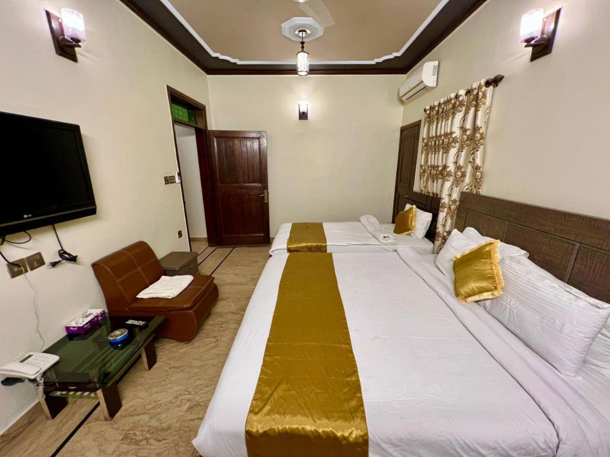 Luxury Living Rooms Near Agha Khan, Millennium, Nueplex Karachi Rom bilde