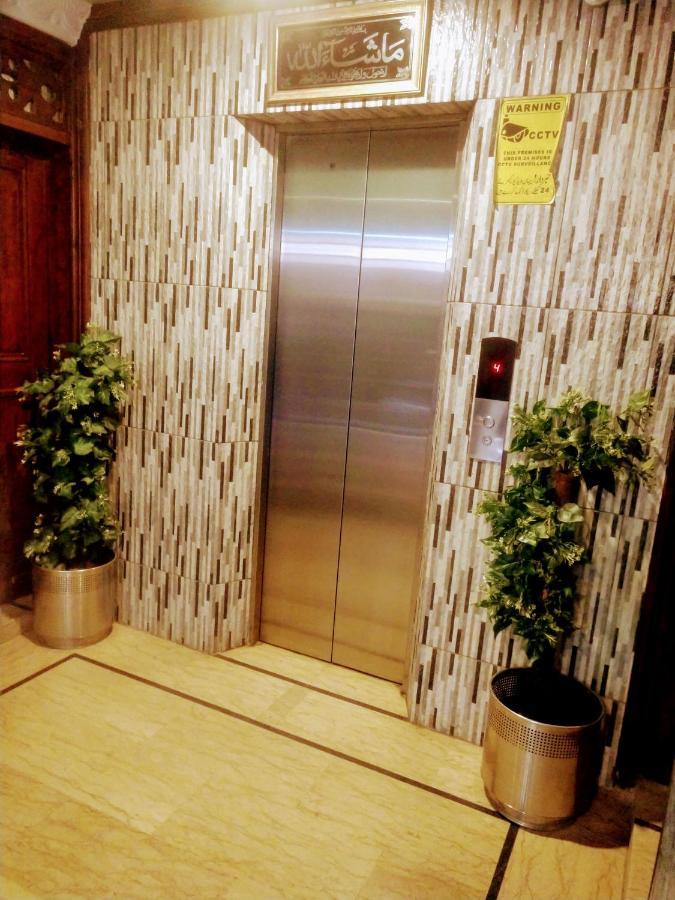 Luxury Living Rooms Near Agha Khan, Millennium, Nueplex Karachi Rom bilde